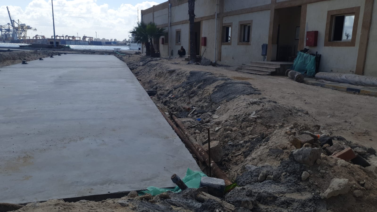 الاعمال البحرية و المعدات